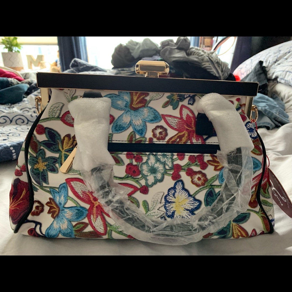 Women’s floral handbag NWT